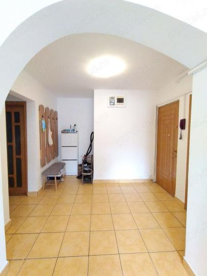 Apartament 3 camere Berceni