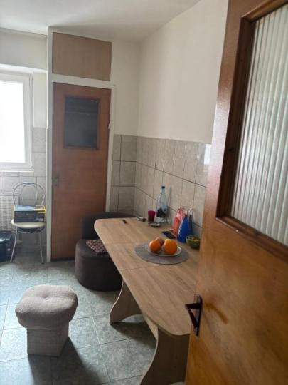 Apartament 2 camere - semidecomandat - zona Panduri