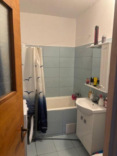 Apartament 2 camere - semidecomandat - zona Panduri