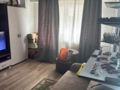Apartament 2 camere - semidecomandat - zona Panduri