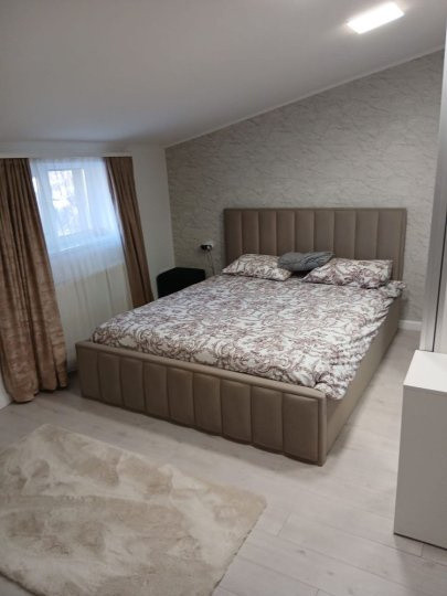 Apartament 3 camere Metrou Aparatorii Patriei