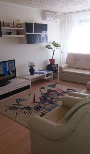 Apartament -3 camere -decomandat-Zona Rahova