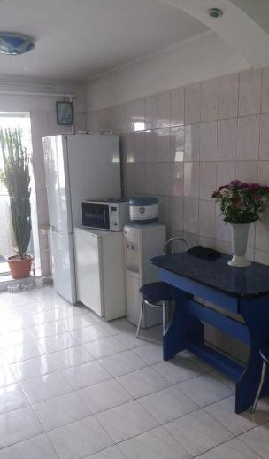 Apartament -3 camere -decomandat-Zona Rahova