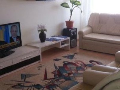 Apartament -3 camere -decomandat-Zona Rahova