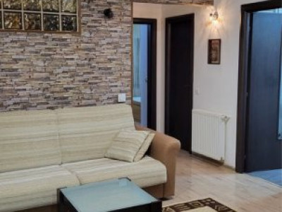 Apartament -3 camere -semidecomandat-Zona Sebastian