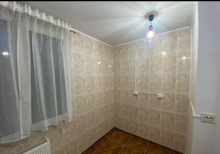 Apartament 4 camere - BLOC ANVELOPAT - zona BRANCOVEANU 