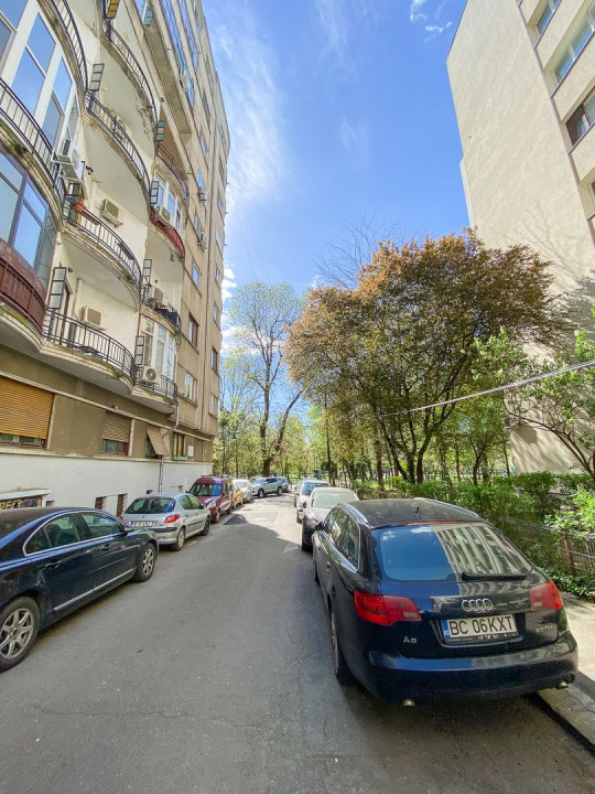 Apartament 3 camere cu vedere spre parcul Cismigiu