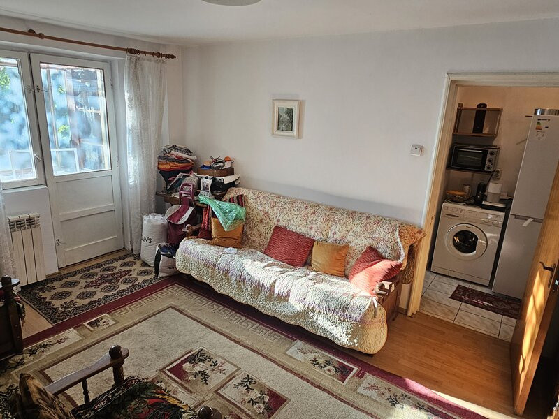 Apartament 3 Camere - Semidecomandat - Zona DRUMUL TABEREI