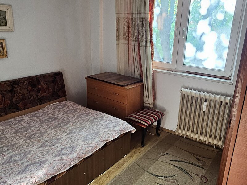 Apartament 3 Camere - Semidecomandat - Zona DRUMUL TABEREI