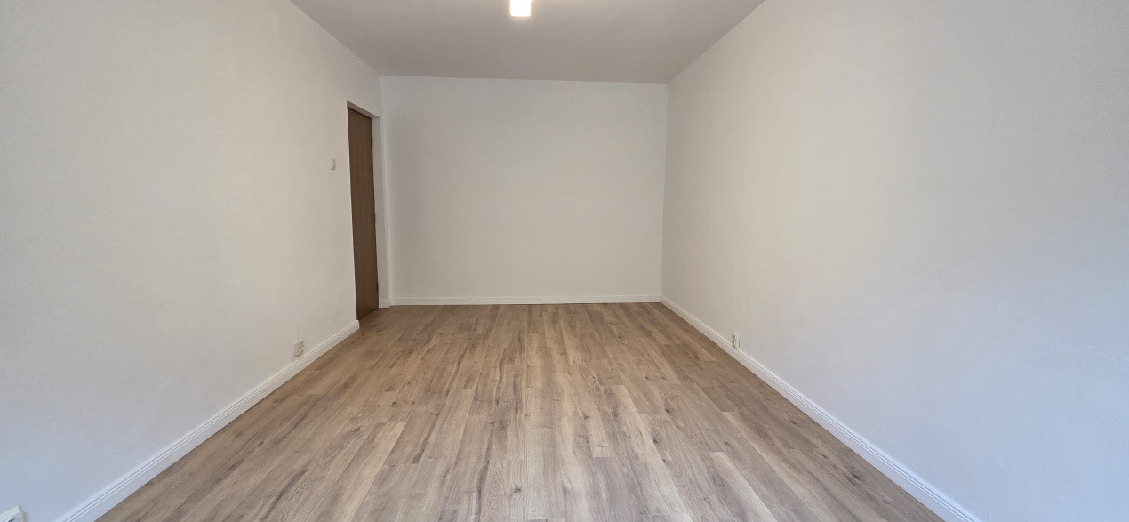 Apartament 3 camere decomandat Ramnicul Sarat