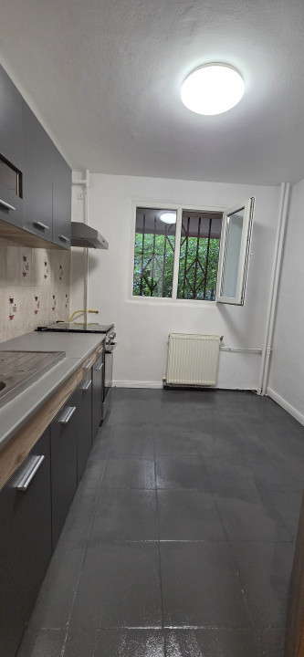 Apartament 3 camere decomandat Ramnicul Sarat