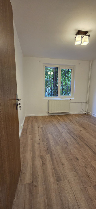 Apartament 3 camere decomandat Ramnicul Sarat
