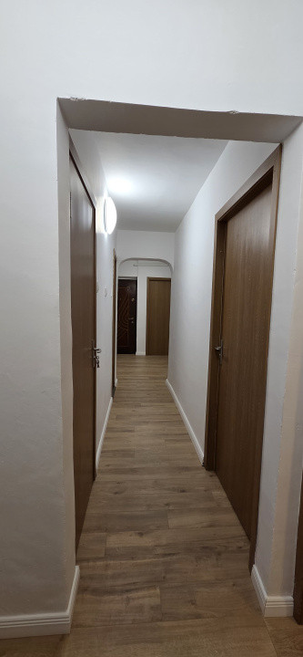 Apartament 3 camere decomandat Ramnicul Sarat