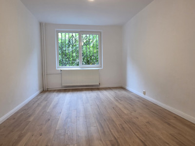 Apartament 3 camere decomandat Ramnicul Sarat