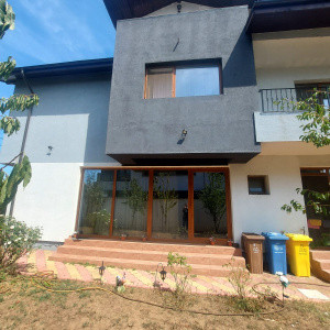 Casa individuala de vanzare- zona Fundeni