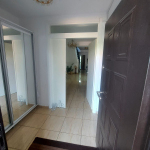 Casa individuala de vanzare- zona Fundeni