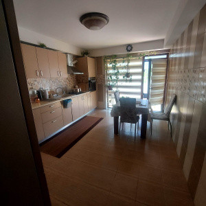 Casa individuala de vanzare- zona Fundeni