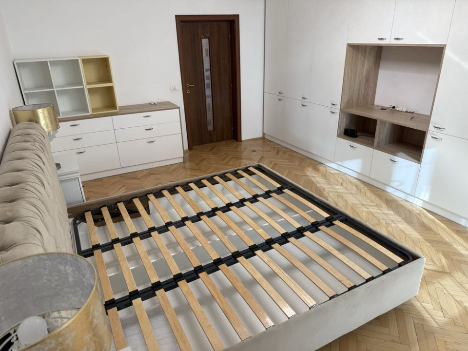Apartament 3 camere-zona Piata Alba Iulia