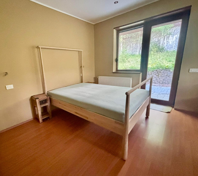 Vilă spațioasă -7 camere-vedere panoramică-Azuga