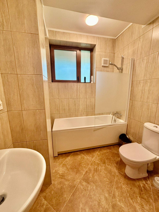 Vilă spațioasă -7 camere-vedere panoramică-Azuga