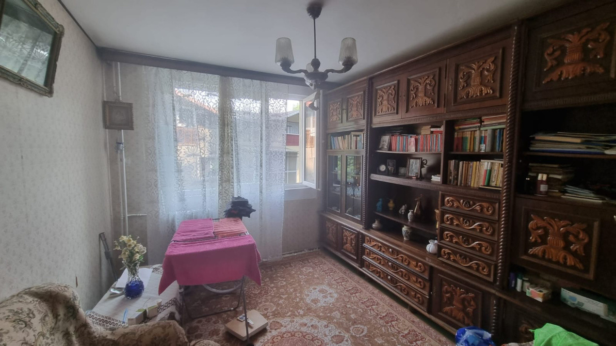 Apartament 4 camere-decomandat-zona Brancoveanu