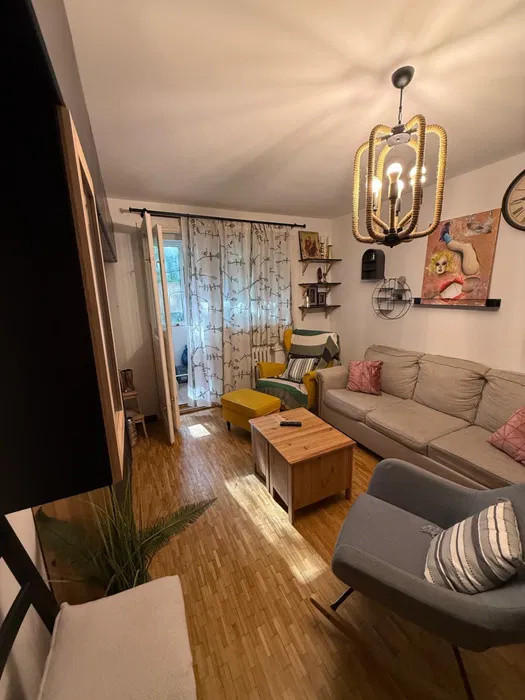 Apartament 4 camere-semidecomandat-zona Drumul Taberei