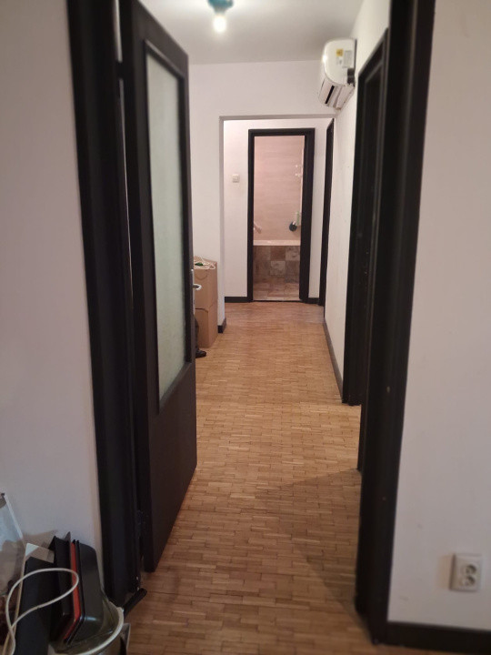 Apartament 4 camere-semidecomandat-zona Drumul Taberei