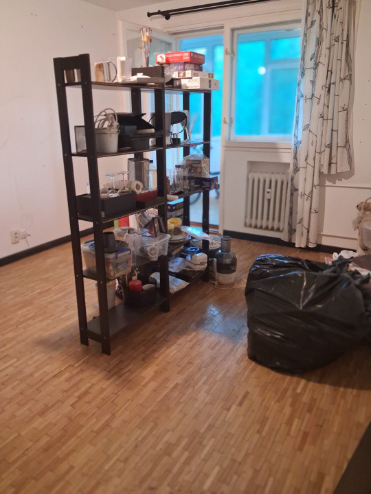Apartament 4 camere-semidecomandat-zona Drumul Taberei