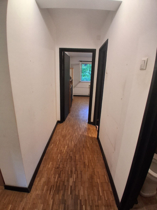 Apartament 4 camere-semidecomandat-zona Drumul Taberei
