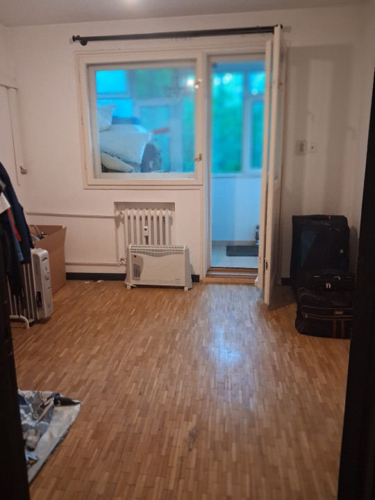 Apartament 4 camere-semidecomandat-zona Drumul Taberei