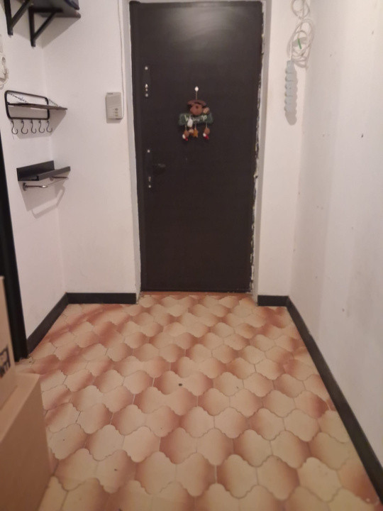 Apartament 4 camere-semidecomandat-zona Drumul Taberei