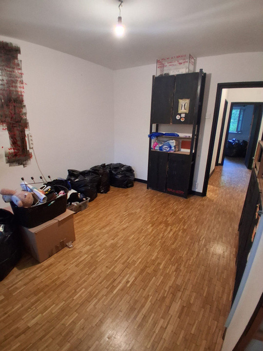 Apartament 4 camere-semidecomandat-zona Drumul Taberei