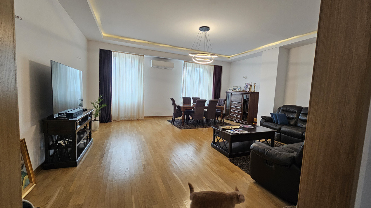 Apartament 5 camere+Terasa 120 mp+garaj -zona - Primaria Sector 1 -Banu Manta
