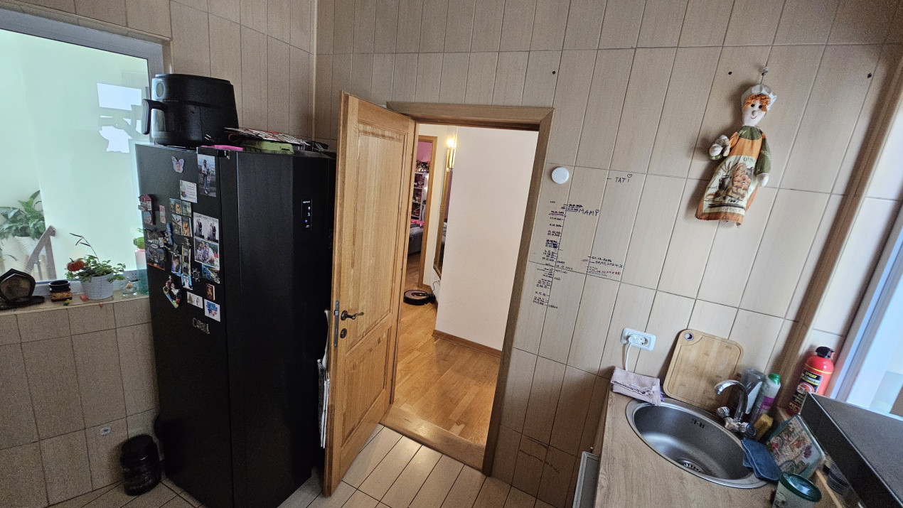 Apartament 5 camere+Terasa 120 mp+garaj -zona - Primaria Sector 1 -Banu Manta