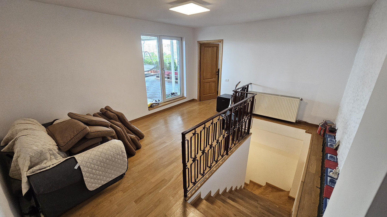 Apartament 5 camere+Terasa 120 mp+garaj -zona - Primaria Sector 1 -Banu Manta