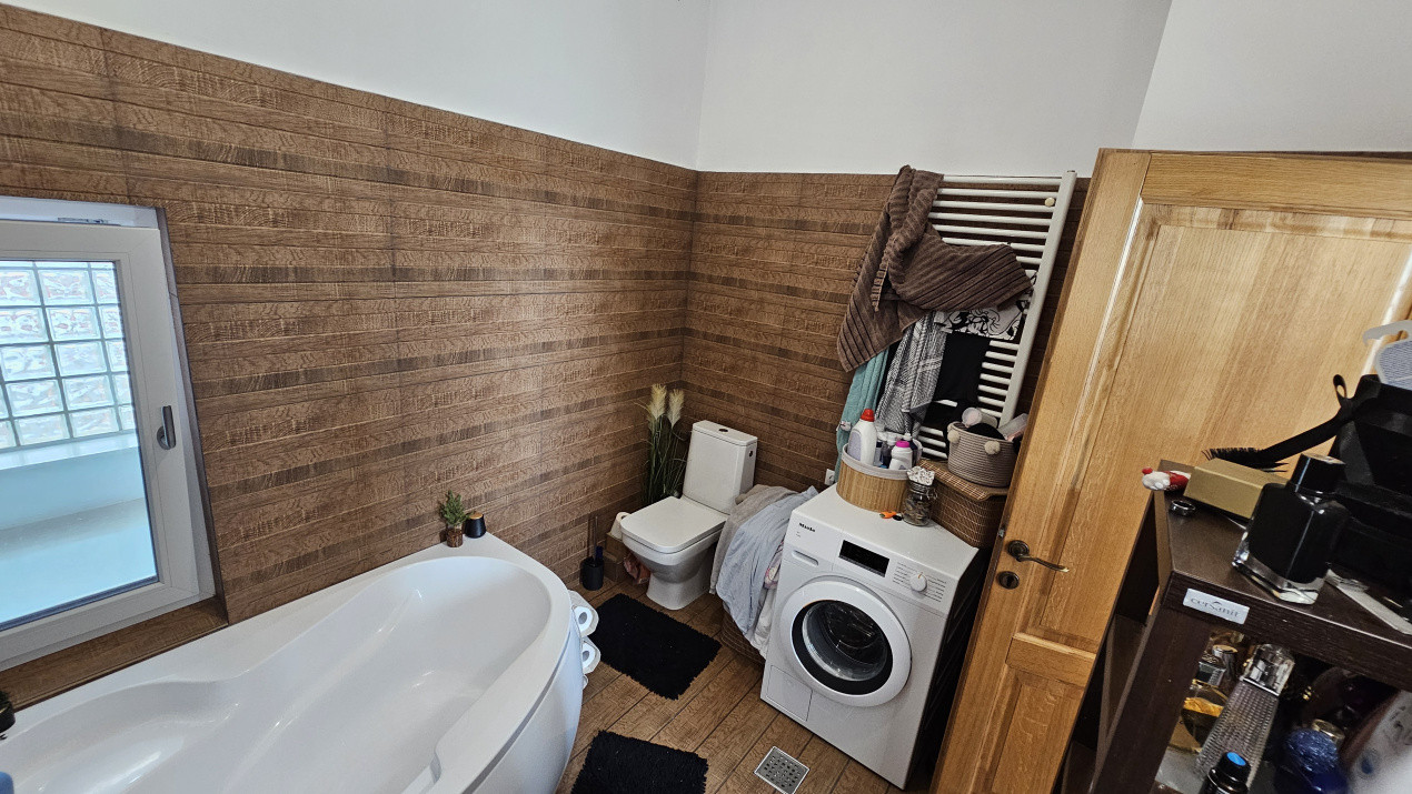 Apartament 5 camere+Terasa 120 mp+garaj -zona - Primaria Sector 1 -Banu Manta