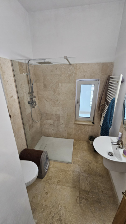 Apartament 5 camere+Terasa 120 mp+garaj -zona - Primaria Sector 1 -Banu Manta