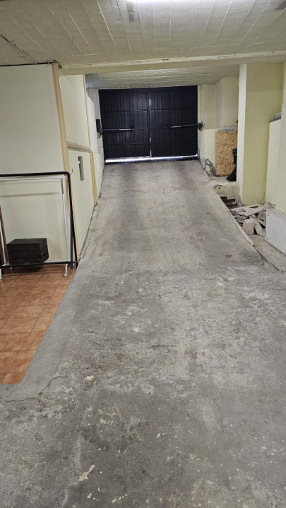 Apartament 5 camere+Terasa 120 mp+garaj -zona - Primaria Sector 1 -Banu Manta