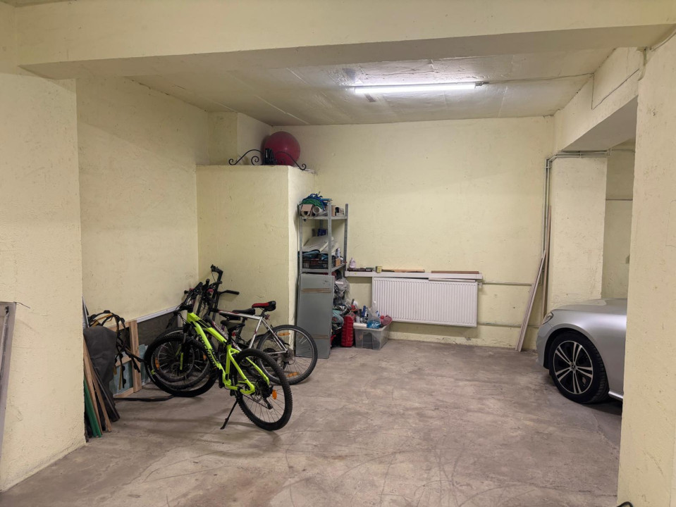 Apartament 5 camere+Terasa 120 mp+garaj -zona - Primaria Sector 1 -Banu Manta