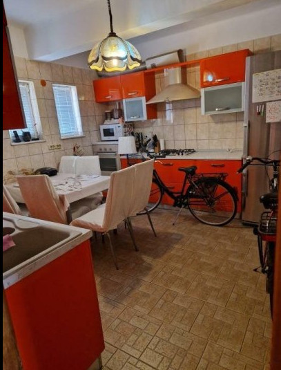 Casa -4 camere -zona Vatra Luminoasa