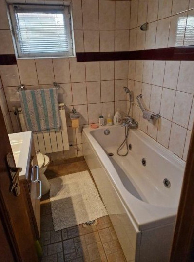 Casa -4 camere -zona Vatra Luminoasa