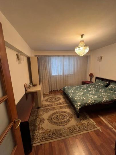Apartament 3 Camere Basarabiei cu garaj