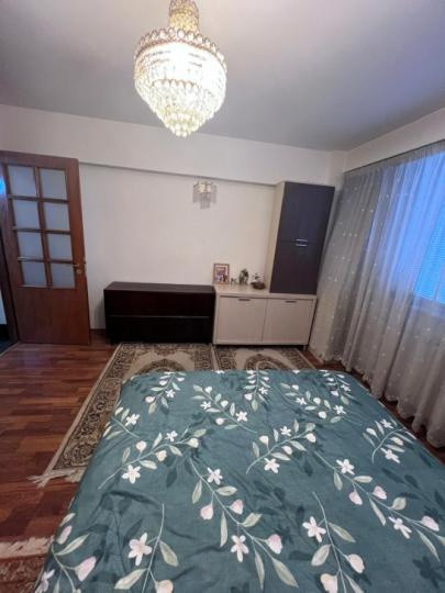 Apartament 3 Camere Basarabiei cu garaj