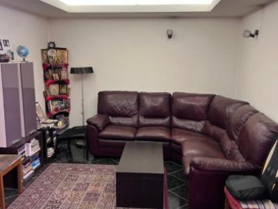 Apartament 3 Camere Basarabiei cu garaj