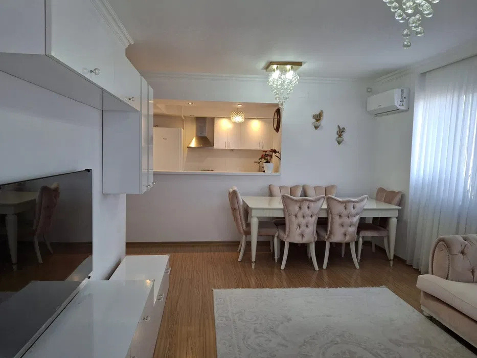 Apartament- 3 camere- decomandat- Metrou Piata Sudului- Berceni