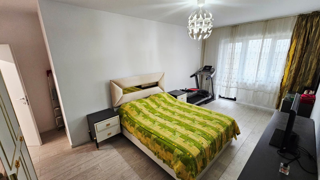 Apartament modern cu 4 camere, decomandat, în zona Piața Presei Libere
