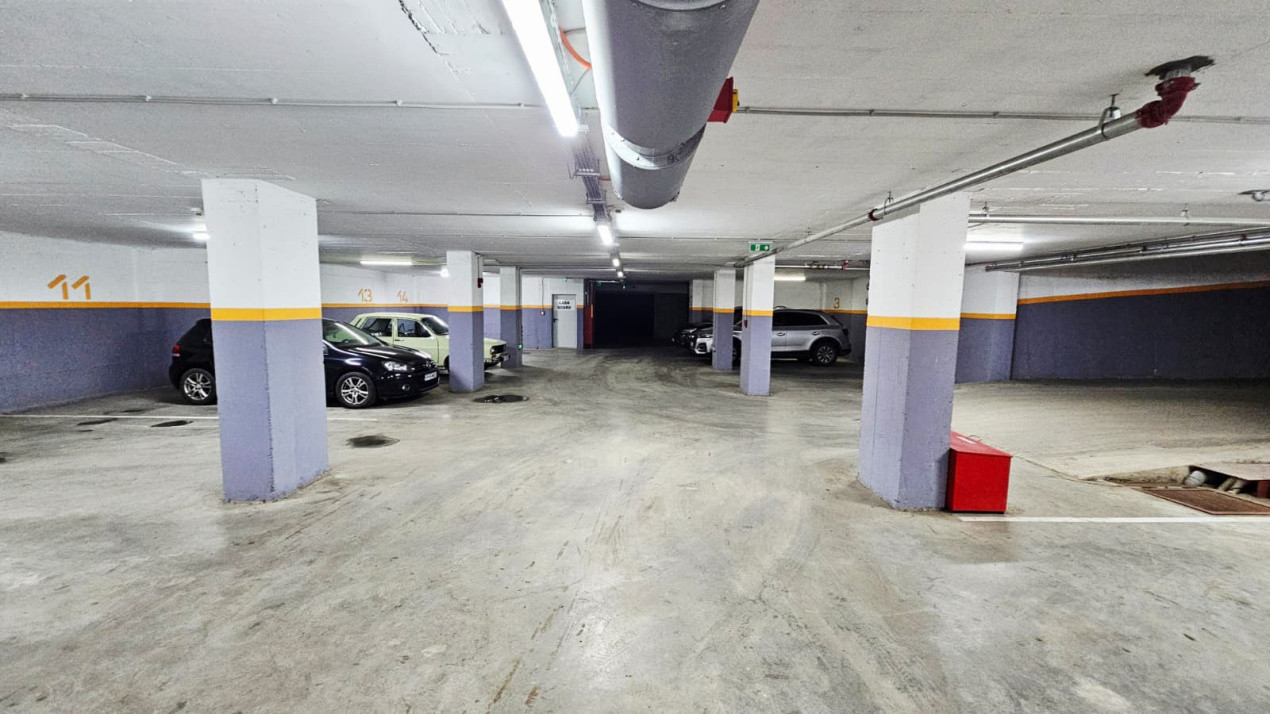 Apartament modern cu 4 camere, decomandat, în zona Piața Presei Libere