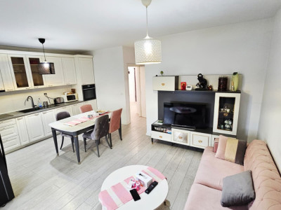 Apartament modern cu 4 camere, decomandat, în zona Piața Presei Libere