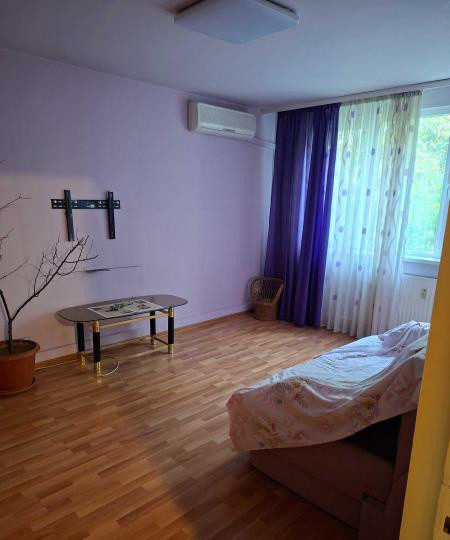 Apartament 3 camere Aparatorii Patriei Moldovita