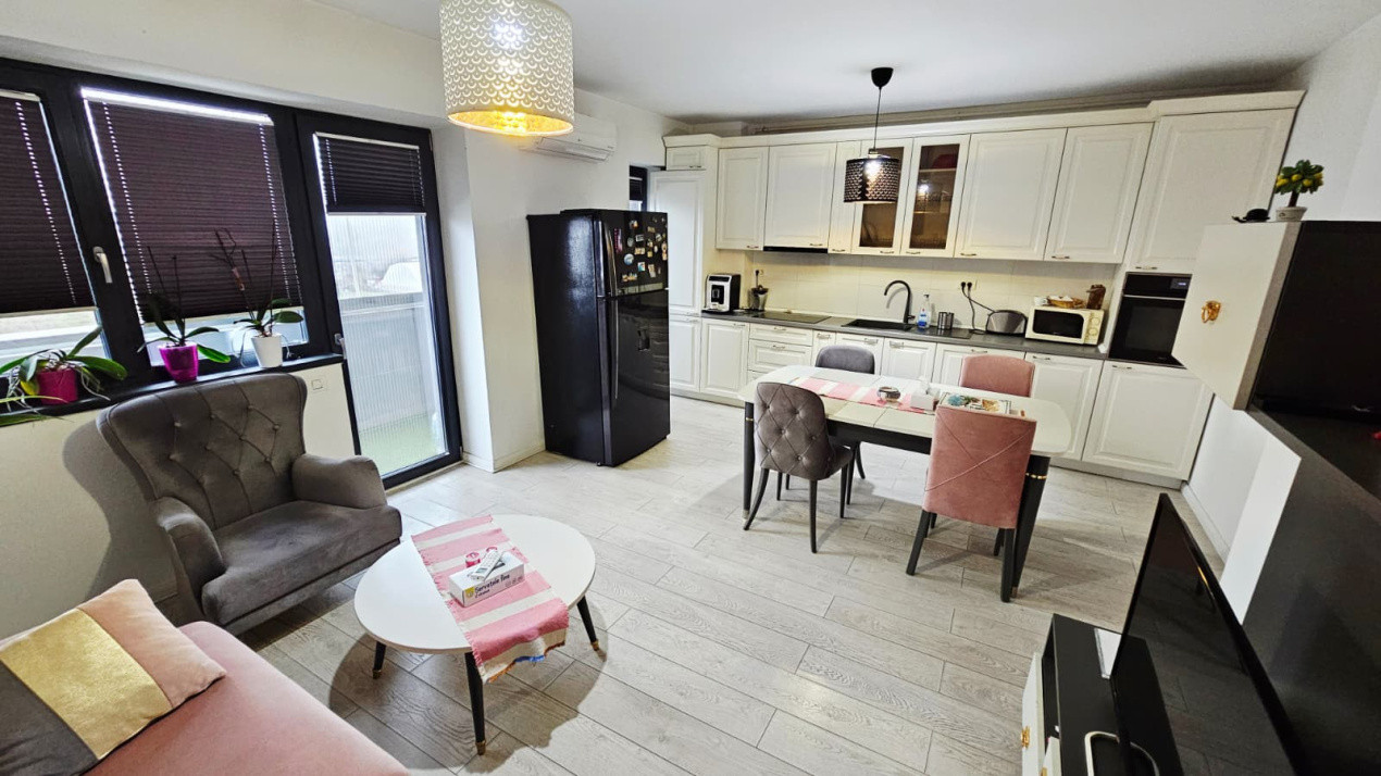 Apartament modern cu 4 camere, decomandat, în zona Pajura / Piața Presei Libere 